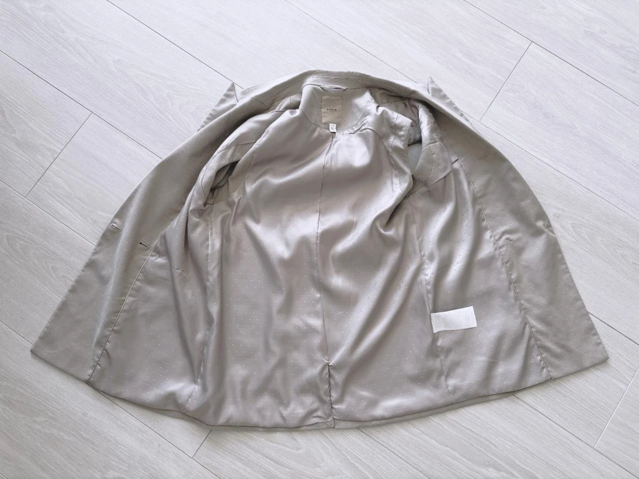 Blazer sin mangas Rouge Vila – Beige claro – Talla 36 – Chic y como nuevo – photo 6